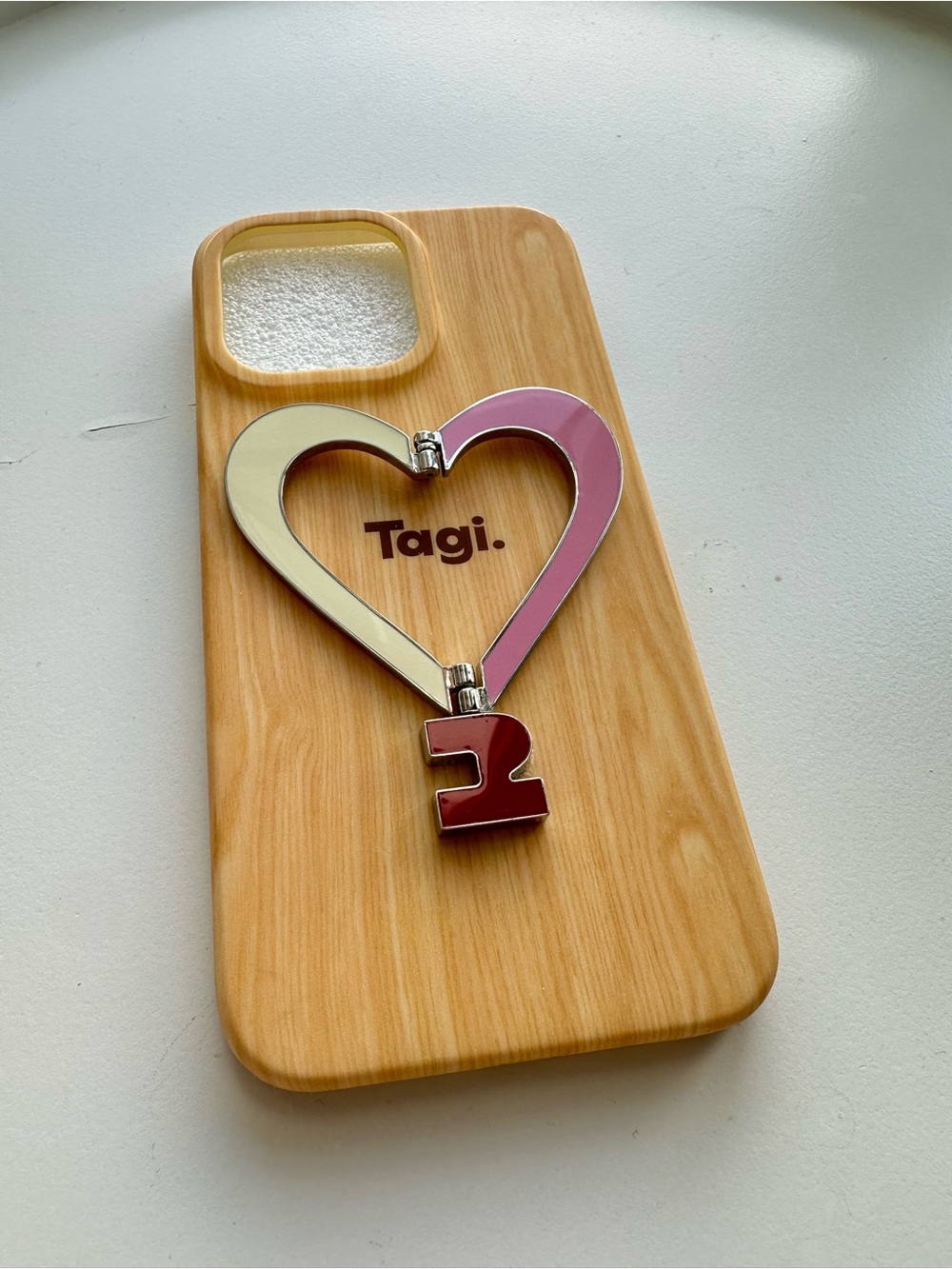 Tagi Woodgrain iPhone 14 ProMax Case with Pink & Cream Heart Ring